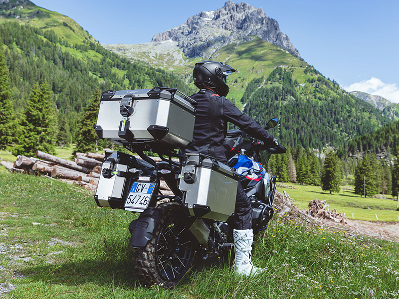 TOP CASES pour motos et scooters - Givi