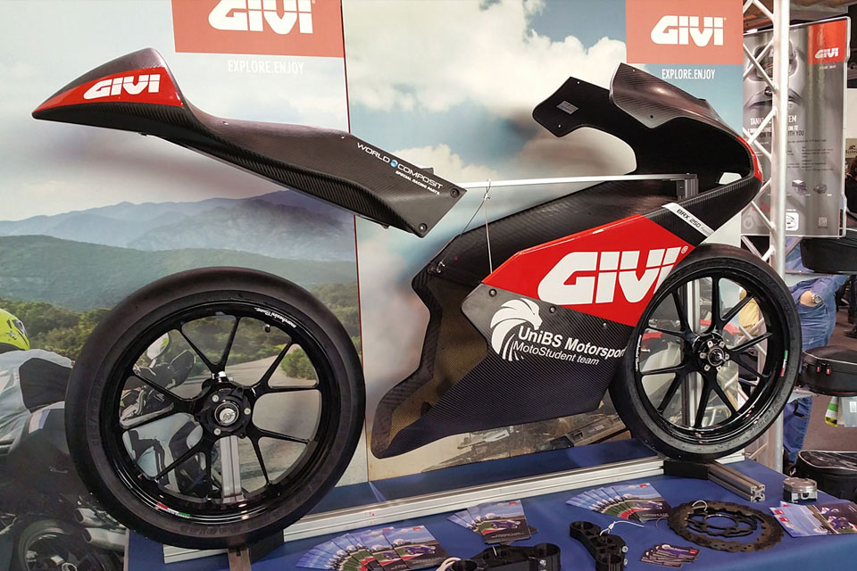 GIVI+AL+FIANCO+DEGLI+ASTRI+NASCENTI+DELL%E2%80%99INGEGNERIA+MOTOCICLISTICA